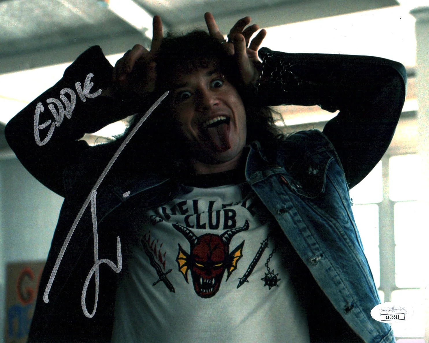 Joseph Quinn Stranger Things 8x10 Signed Photo JSA Certified Autograph - Image 2