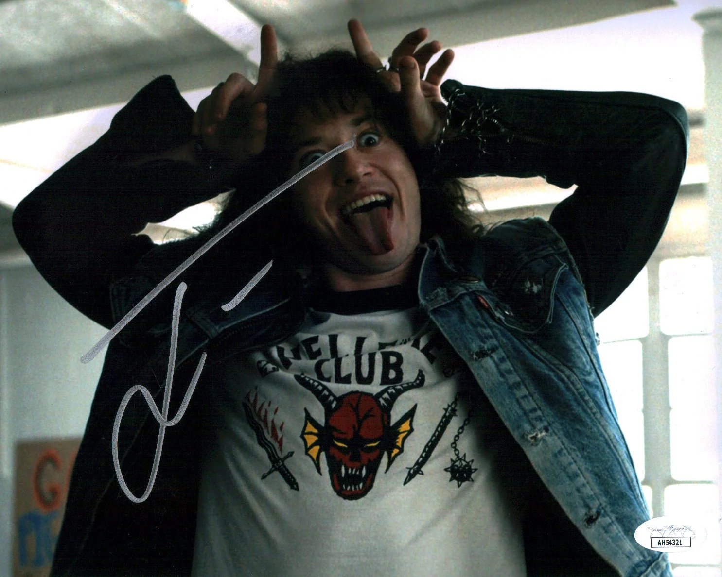 Joseph Quinn Stranger Things 8x10 Signed Photo JSA Certified Autograph - Image 7