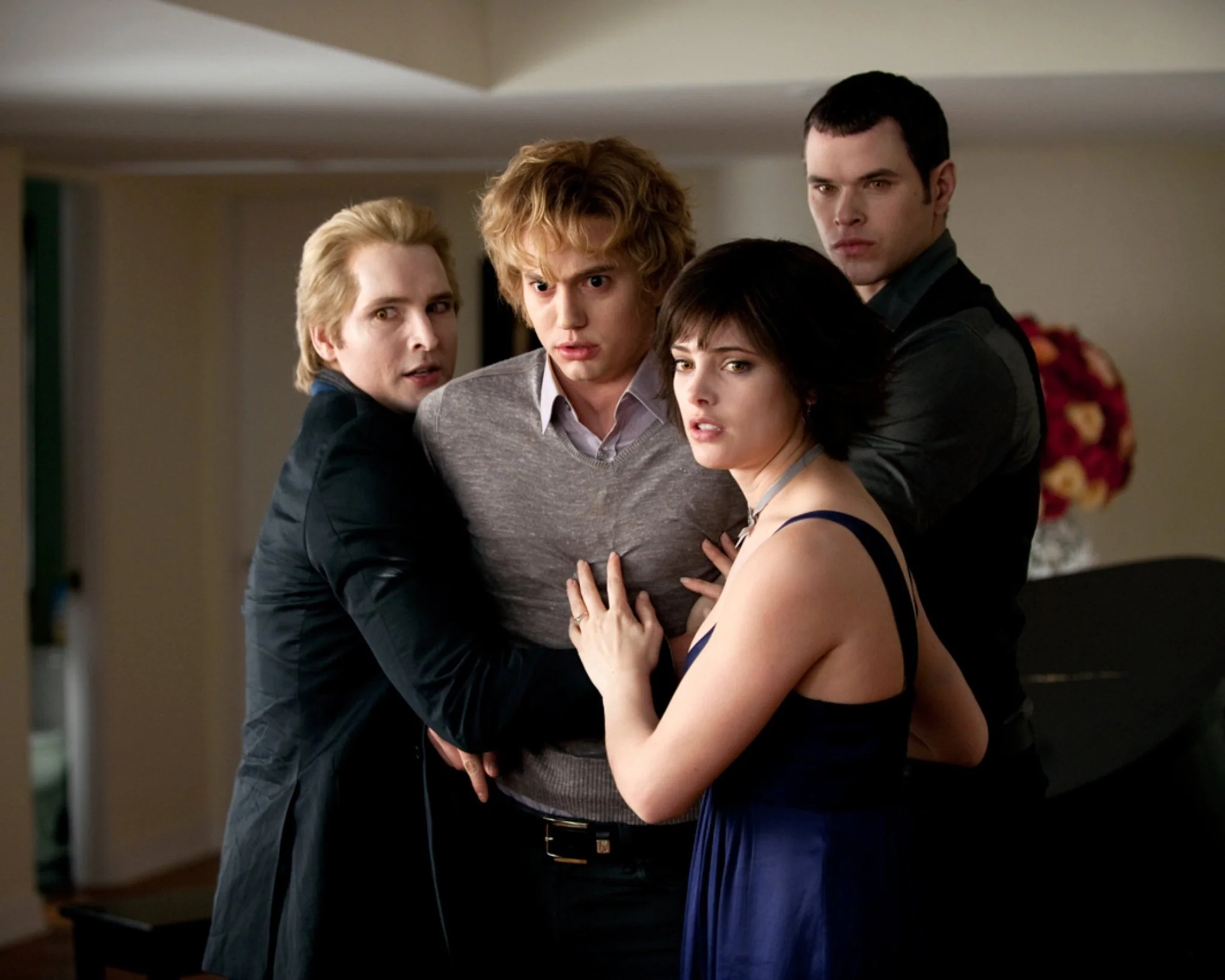 Twilight Cast: Autograph Signing on Photos, May 14 - Image 3